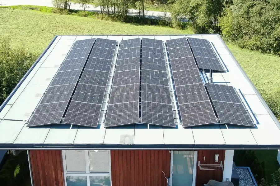 Einfamilienhaus mit PV-Anlage