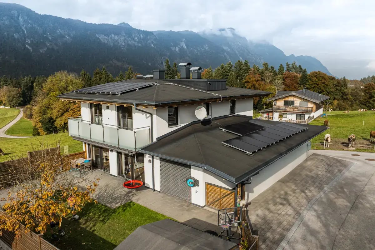 Einfamilienhaus mit PV-Anlage